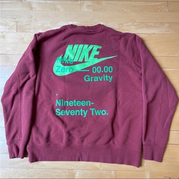 NWOT Nike Zero Gravity Sweatshirt - Picture 2 of 3